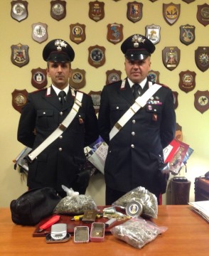 foto carabinieri arresti droga