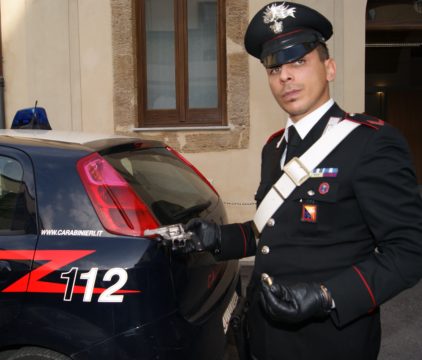 foto-archivio-pistola -carabinieri-palermo