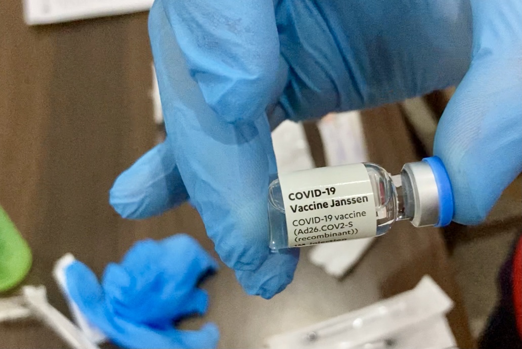 vaccino Janssen hub Johnson Fiera del Mediterraneo