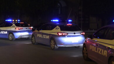 Palermo, rubano auto e scatta l'inseguimento. 20 minuti di serio pericolo con la polizia alle costole.