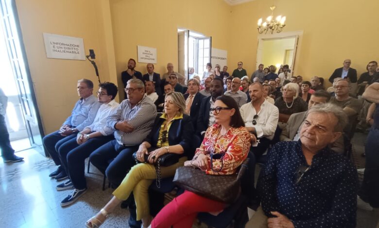 Cuffaro riunisce i suoi e traccia i 12 mesi di lavoro al Comune di Palermo
