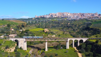 Turismo in Sicilia: Viaggio nel Passato con i Treni Storici.51 appuntamenti tra paesaggi mozzafiato e sapori unici, un'esperienza indimenticabile in Sicilia