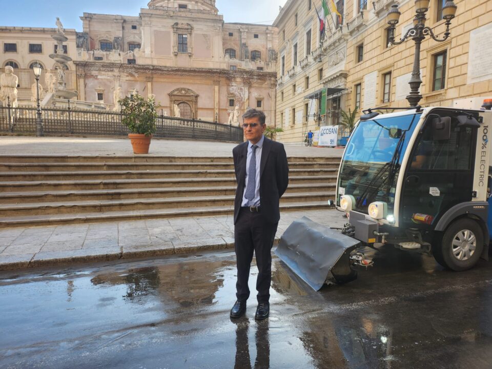 
Palermo fatica a differenziare: l'appello di Todaro alla responsabilità collettiva per vincere la battaglia dei rifiuti